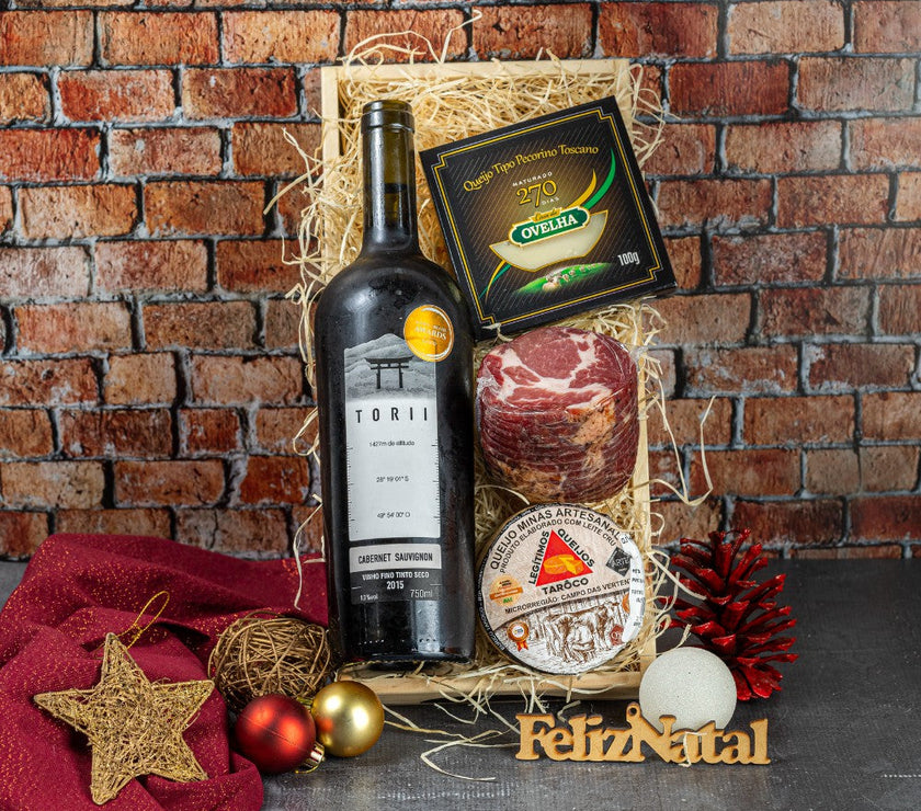 CESTA DE PRESENTE - 2 QUEIJOS + COPA ARTESANAL + VINHO CABERNET SAUVIGNON
