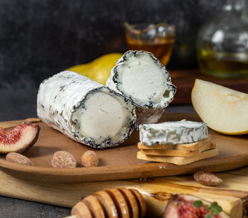 Alvura Negra - Queijo Artesanal De Cabra com Cinza de Alecrim- Peça 150G